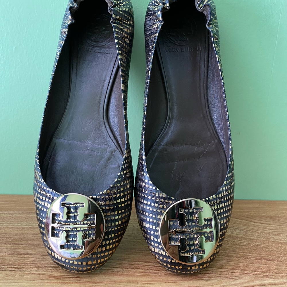 Preowned Tory Burch Gold/Bronze Reva in Mettalic Lizard Leather. Size US 8